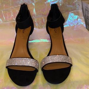 Black heels size9